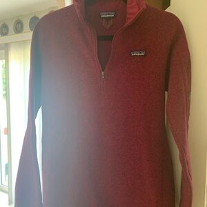 Patagonia pullover size women’s Large. Body fitting.